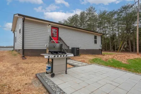 Cottage next to Mt Creek Park