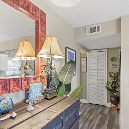 "Casita Playa" Our Super-Cute 1/1 Beach Getaway! 6 min from IRB!