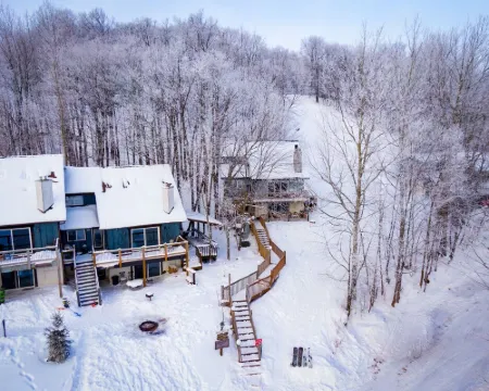 Ski-in ski-out 1 Bdrm Chalet w sauna on slopes & lake - sleeps 2 Hotels in Iron County