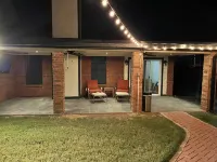 The Corner Spot with a hot tub!! Các khách sạn gần Knights Of Columbus