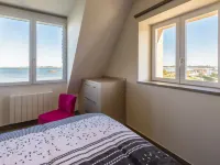 Luxurious villa, breathtaking sea view, 10 meters from the beach, 5 bedrooms, 10 people Hotels in Santec