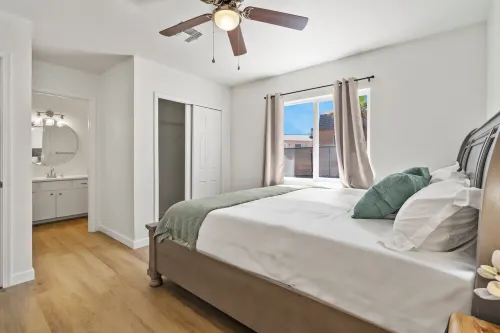 l New l Fully Remodeled 3Br/2BTH l 1 min to Veterans Memorial Park l Central LOC