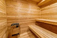 Larsen Lodge Downtown Village Egg Harbor, Sauna, New, Rustic and Elegant.