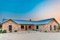 Longhorn•Pool•Cabana Kitchen•Quiet SubDiv•Sleeps 27•FREE Frio Access +VIP Perks