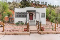 Idyllic retreat near the Incline, nestled in Manitou’s breathtaking landscapes.