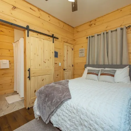 Dream Mtn Hideaway! Hot Tub+Fire Pit+Grill, WiFi, Hiking, Nearby Avl & Blk Mtn!