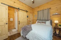 Dream Mtn Hideaway! Hot Tub+Fire Pit+Grill, WiFi, Hiking, Nearby Avl & Blk Mtn!