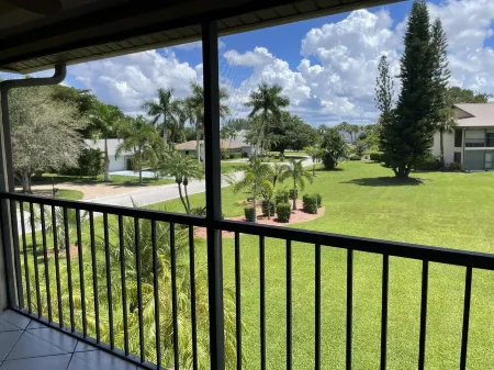 Charming Condo in Naples