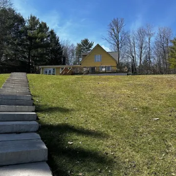 Charming lake house retreat, great for the whole family! 45 min to Cooperstown!