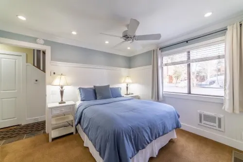 Spacious & Bright - Mountain Views, Balcony Bar, at Red Line Shuttle Stop