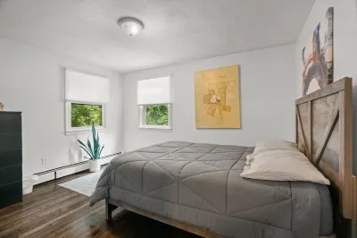 Modern and charming home minutes to downtown!