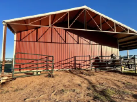 Barndominium on Gorgeous Ranch! Hotels in McClain County