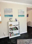 Sun-Lit 2-Story Gem: Luxe Beds-Heated Floor-Near Shops-Dining-Fun,Great for Fams