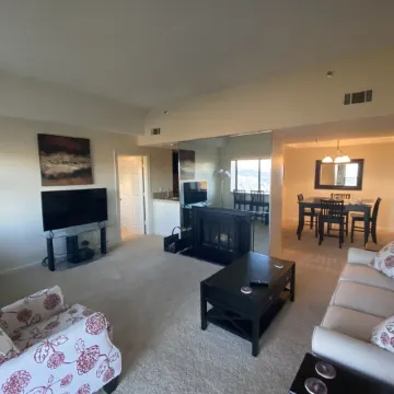 Seventh floor Mountain View condo.