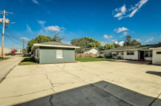 Studio Apartment in Winter Haven, FL