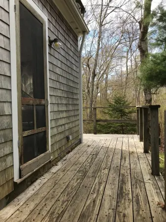 Lambert's Cove Beach Getaway - NEW LISTING Private Beach Access!