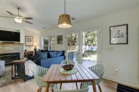 Cozy home in private setting centrally located on Amelia Island