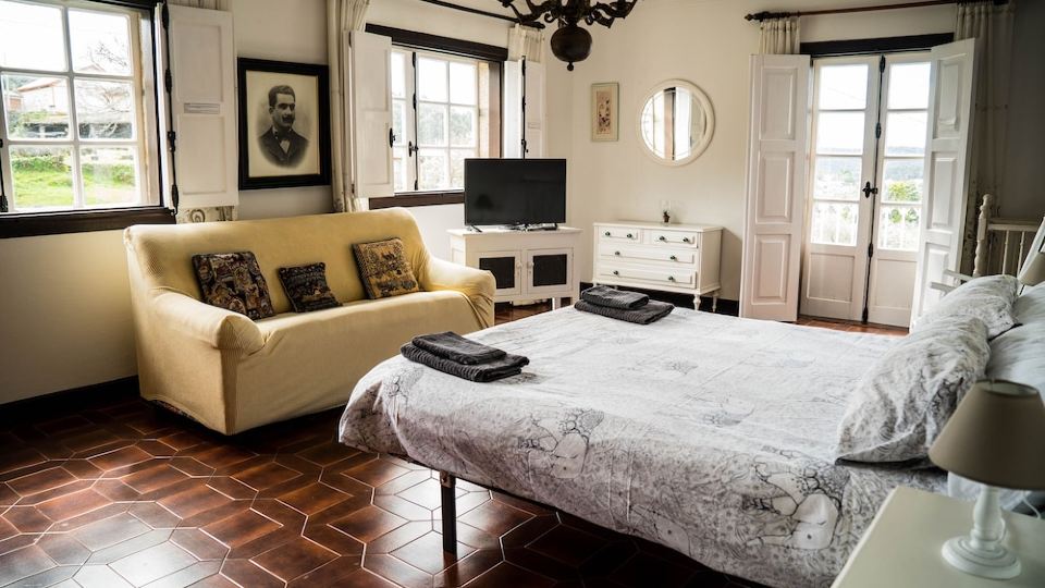 Pequeño Pazo Gallego del Siglo Xviii con Piscina