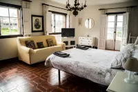 Pequeño Pazo Gallego del Siglo Xviii con Piscina