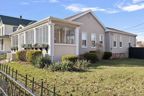 3BR 2BTH Walk to Washington Pk Bch, Outlet Mall and Franklin St. W/D HUGE bk yd.