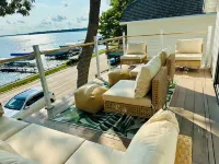 The Lakeview w/ the BEST location & views!  Newly remodeled Lakefront home! 🌴