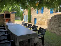 The longère de Mayrinhac with its private swimming pool Vailhourles 호텔