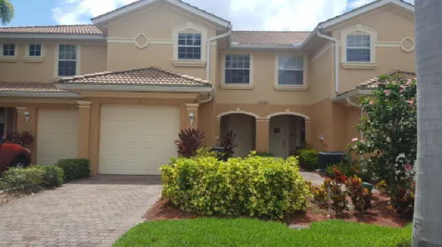 Lakefront townhome near beach in Southwest Florida