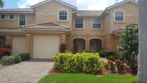Lakefront townhome near beach in Southwest Florida
