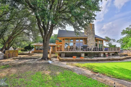 Shady Oaks Lake Coleman Retreat