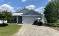 All dogs OK, infant/kid friendly, golf cart incl, 0.5 mi to beach