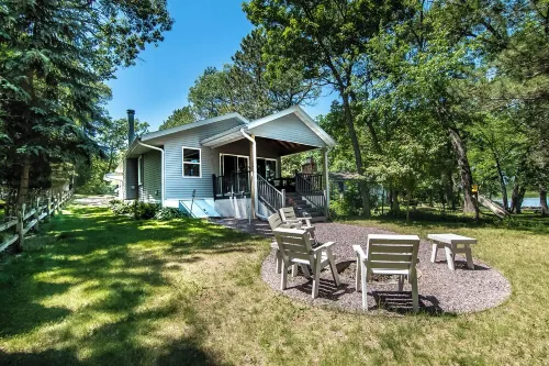 Perfect Waterfront Getaway between the Lakes Hotels in Marquette County