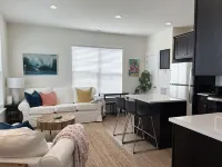 ViBe Retreat #1 - 3 Blocks to the Ocean!