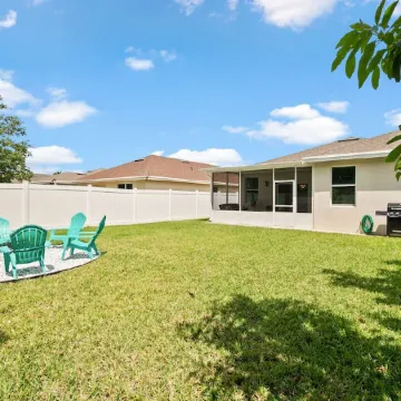 “Jupiter Breeze” Beach Retreat! 4/2 newer home in center of beautiful Jupiter FL