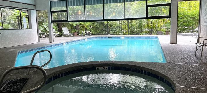 Modern Downtown Bellevue Condo, Free Parking Hoteles en Bellevue