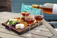 Seaside Apartment - Tranquil and Elegant Apartment Close to Beaches Hotels in Gnarabup