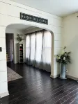Gorgeous downtown beauty! 2min walk to local restaurant's/Main Street Montrose