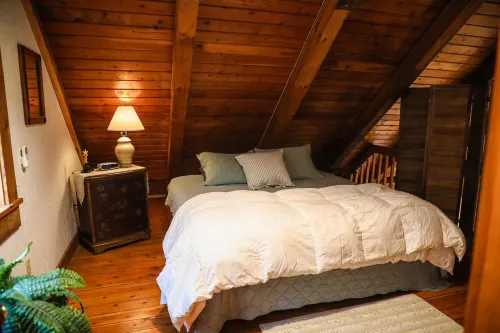 Lakeside Log Cabin in the Heart of the Finger Lakes