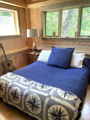 Cozy New TimberFrame Vineyard Haven!
