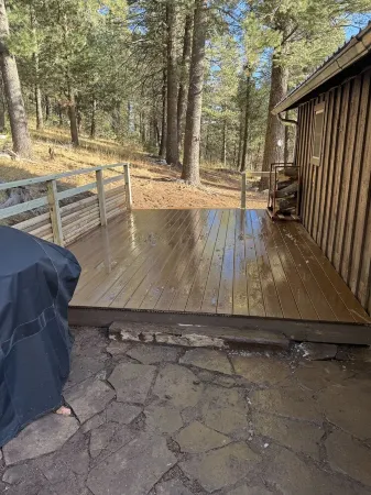 5 Arrows Cabin, quiet and quaint, backs up to the Nat'l forest!