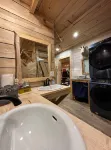 Oz Lodge: Bunkhouse - Cozy, Rustic & perfect for a family or group of friends!