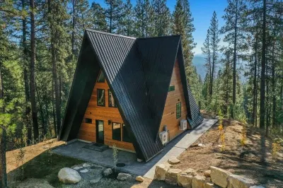 /\ frame · breathtaking · view · luxurious · romantic Shafer Butte Lookout US 366, ID 32 주변 호텔