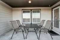 Exquisite 3 bedroom house located in a very quiet area of Katy .