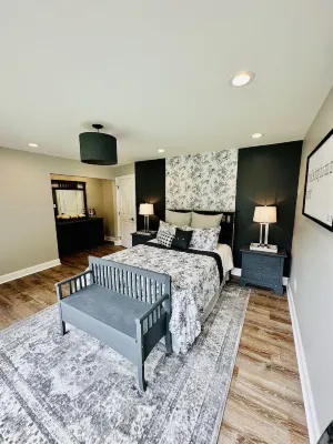 Located directly on the Tennessee River and minutes from downtown Chattanooga!