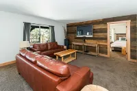 8 bedroom Estate close to the beach