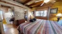 Chelle's Sanctuary 2 Bedroom Cabin by Redawning Hotel a Townsend