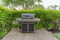Great Space! 2 Blocks from Downtown Lee's Summit!