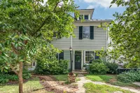 Queen City Hideaway - walk downtown, newly reno, classic, and cozy with views!