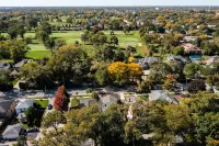 Luxe Haus of Love—Renovated 1938 Cape Cod —Heated FLRS Hotels in Skokie