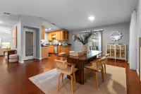 Cozy Modesto Charmer: 3 bedrooms 2 baths