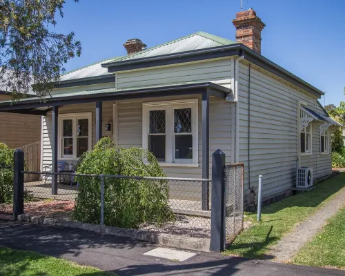 Lucy's Cottage in beautiful Kyneton Hotels in Kyneton